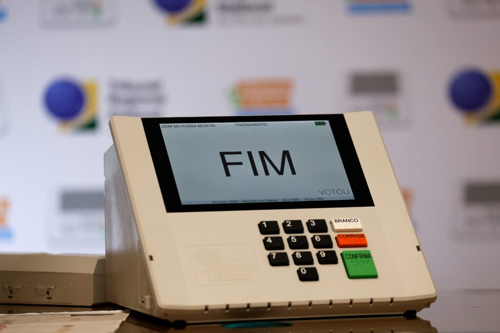 Embaixadores da Amazônia debatem democracia digital em encontro virtual