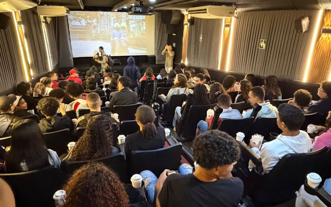 Carreta com cinema itinerante estreia em Manaus com sessões grátis e pipoca; confira a programação